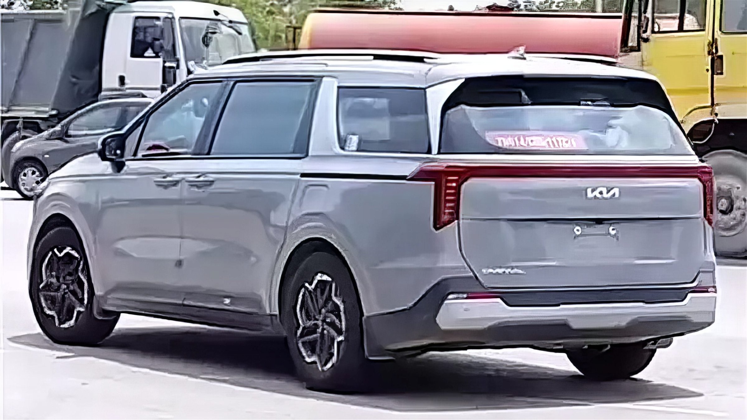 Kia Carnival Facelift Arrives In India Undisguised, Primed for Festive Season Launch